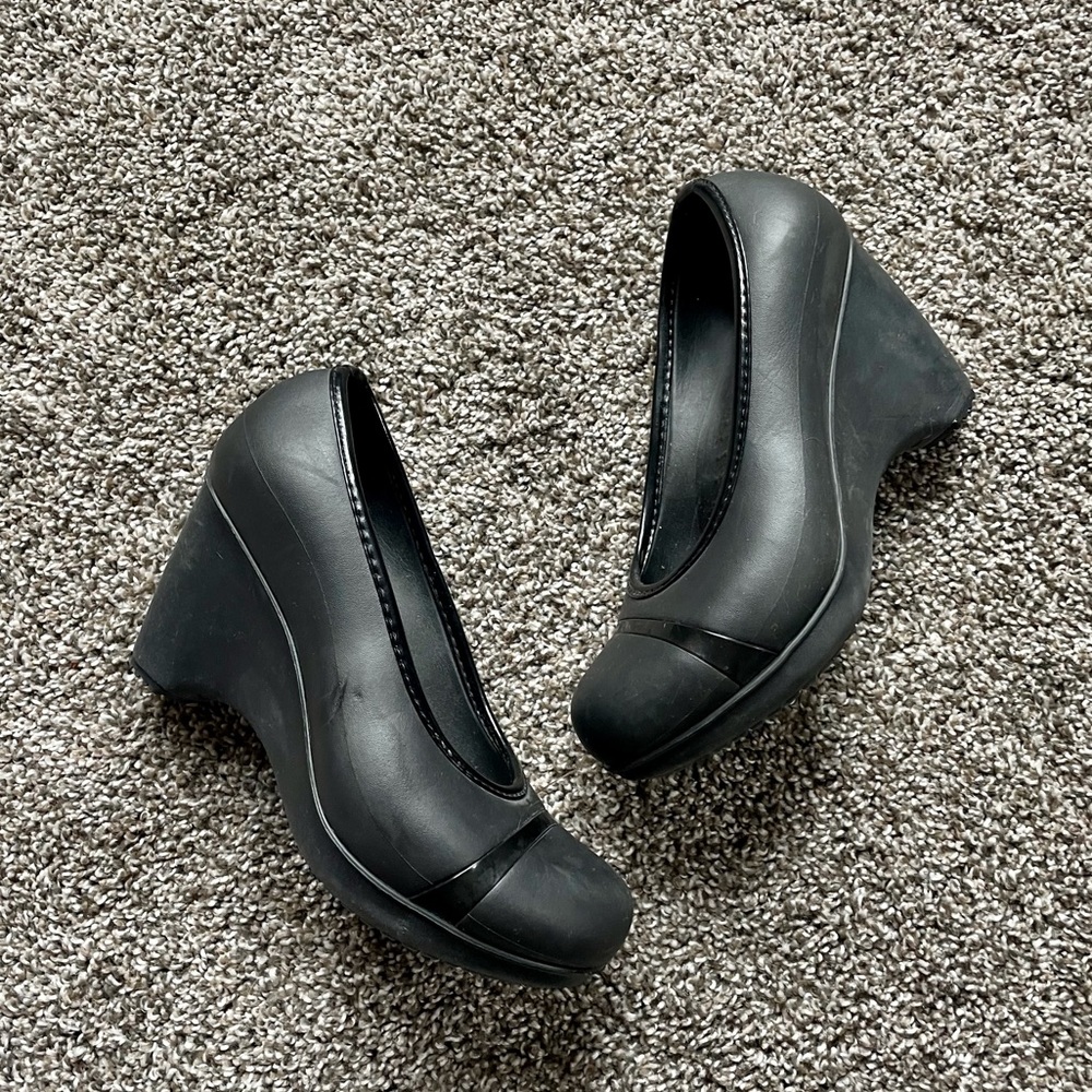 CROCS Black Wedge Pumps
